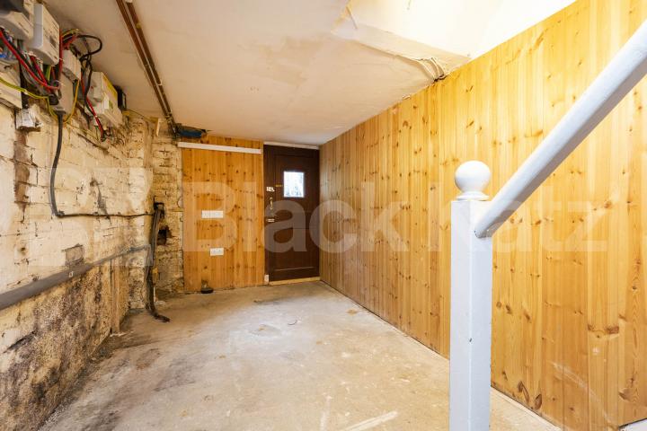 Two double bedrooms set within a period conversion by Belsize Park with a garden Howitt Road, Hampstead - Belsize Park NW3